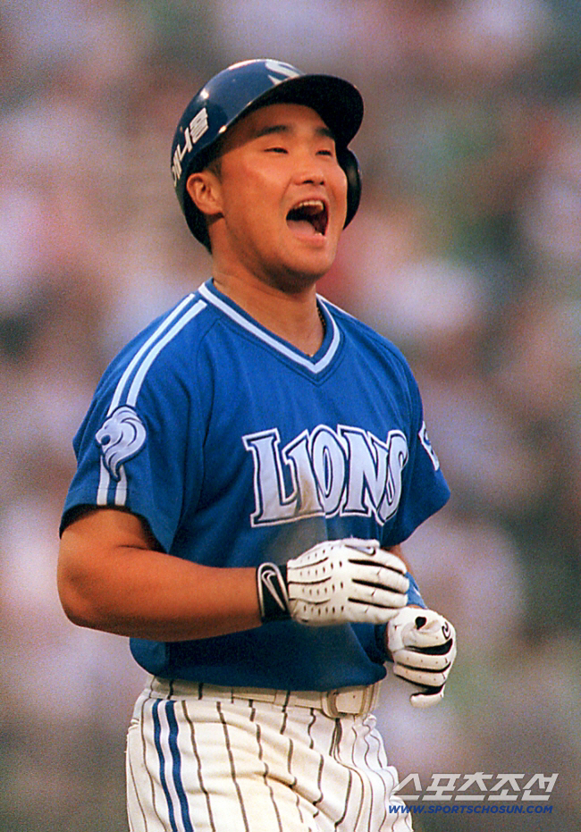 [단독] '홈런 공장장' 정경배 코치, 김태형 감독 손잡았다…'홈런 꼴찌…