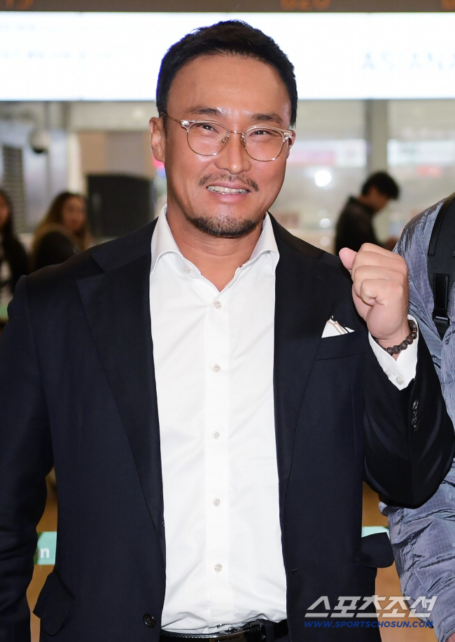 [단독] '홈런 공장장' 정경배 코치, 김태형 감독 손잡았다…'홈런 꼴찌…