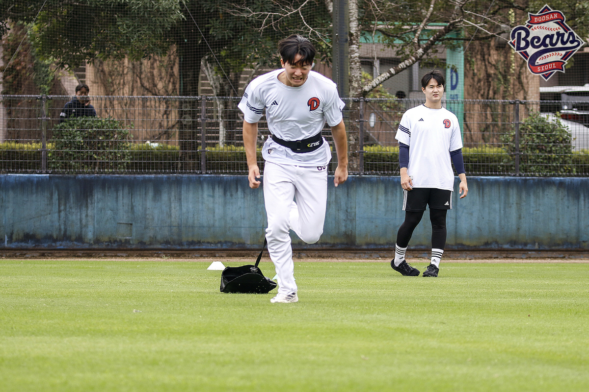 와 이렇게까지 한다고? 해병대 캠프인줄.. 투수들 15kg 모래주머니 러…