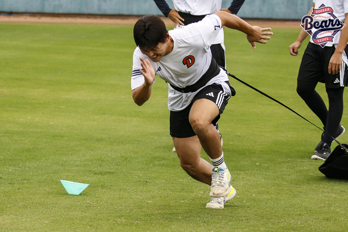와 이렇게까지 한다고? 해병대 캠프인줄.. 투수들 15kg 모래주머니 러…