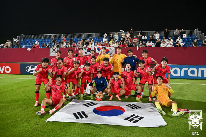 [U-17 월드컵]"축구공은 둥글다" 무패 질주 백기태호, 종주국 잉글랜…