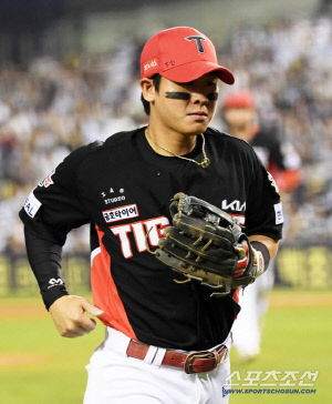 '와 박찬호 100억↑ 이게 맞나'…이미 이성 잃었다, KIA·두산·KT·롯데 제대로 붙었다