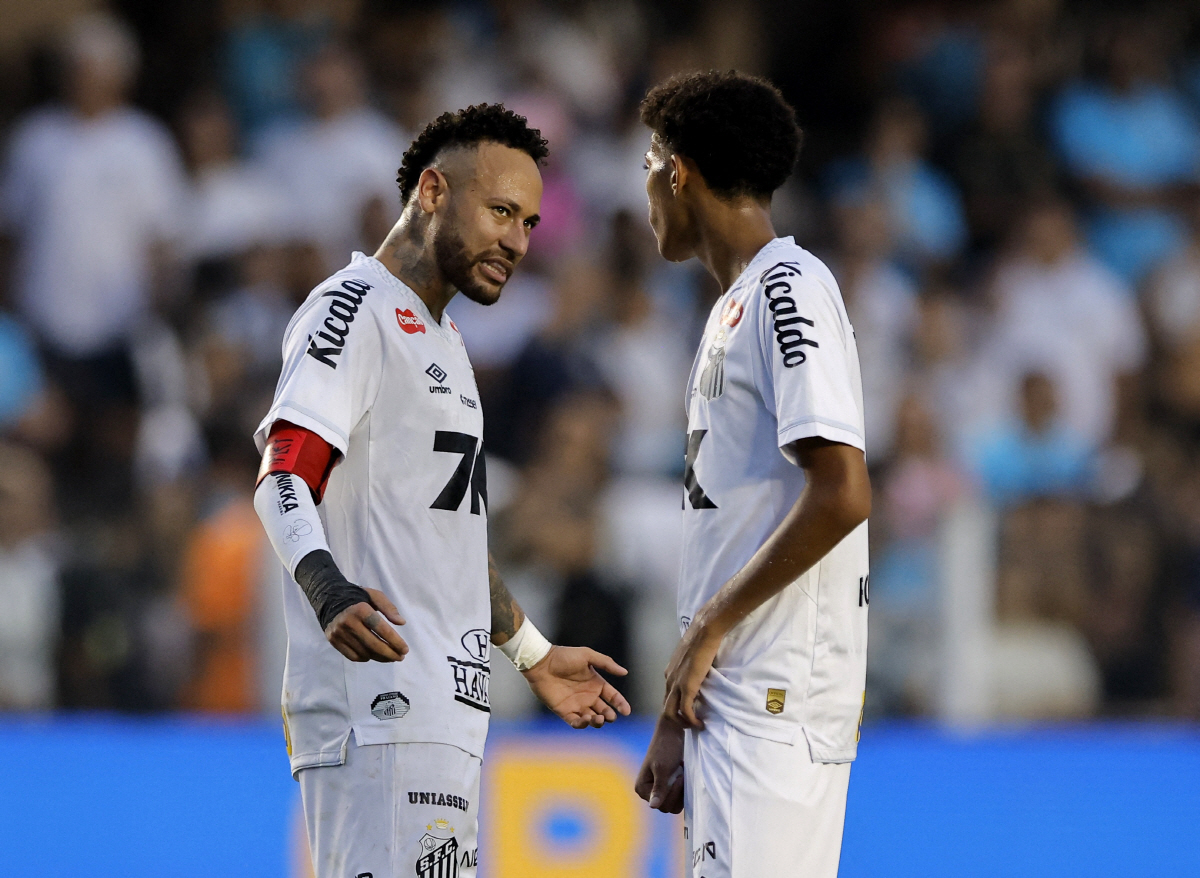 "누가 네 머리에 총 겨눴어?" '교체에 분노→라커룸 직행' 네이마르 맹…