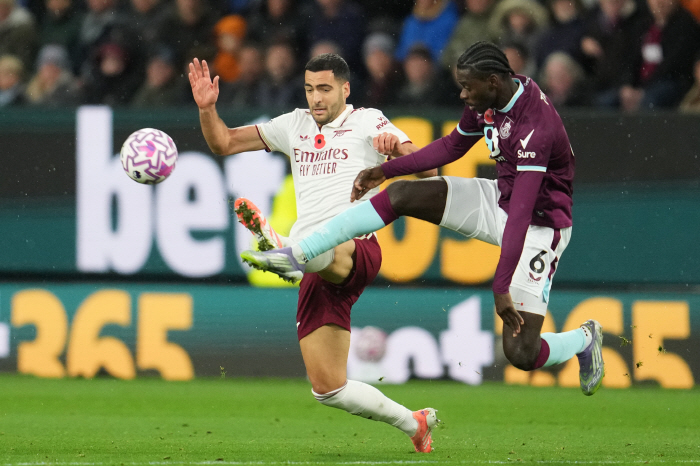 "맨유가 내 커리어 망쳤다" 18년 성골 유스, 19억 소송 제기 "침대서 일어나기도, 차 타기도 힘들었다"→의료 과실 문제 삼아