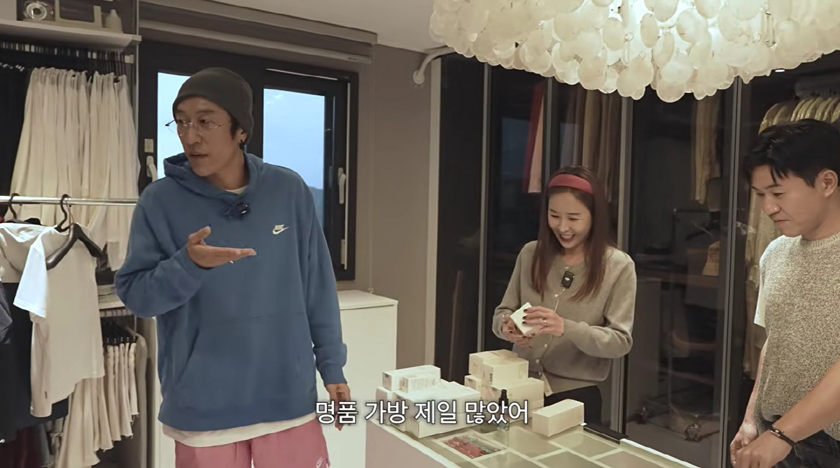 '문원♥' 신지, 3층 럭셔리 신혼집 공개 "27년 만 첫 자가, 대성공…