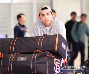 '바람의 손자? 거품 다 빠졌다' 가시밭길 예상되는 SF 이정후의 3년차 시즌, 팀 수뇌부의 불만이 터져나왔다