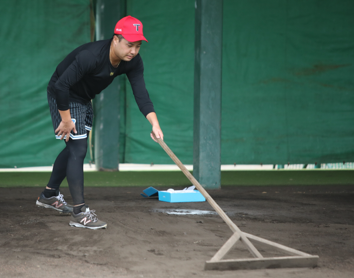 "야마모토?" 日 투수 돌발 행동, KIA 관계자들 깜짝…'테스트 끝' …