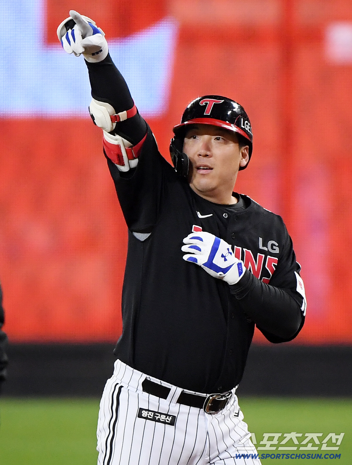 두산-LG 실탄은 제대로 챙겼다…목표는 김현수? 잠실발 '머니 전쟁' 발…