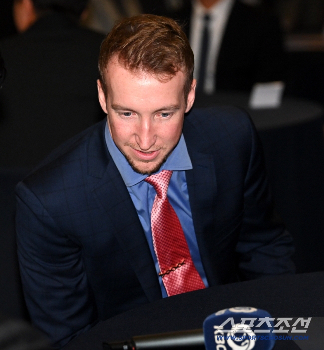 "계속 연락 주고받고 있다" 한국 씹어먹었던 투수들, 진짜 돌아올까