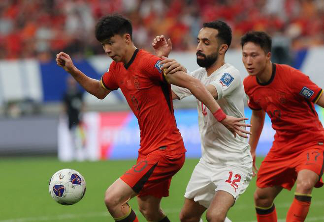 "김칫국 원샷!" '중국 양민혁', 바이에른 뮌헨 유니폼 합성사진 등장 …