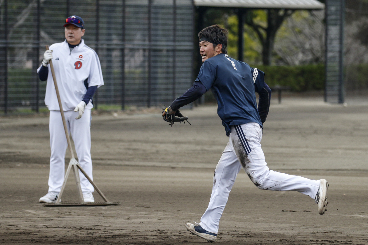 "얘넨 왜 물을 안 먹여요?" → 진짜 '각개전투'처럼 굴렀다. 맨땅이 …