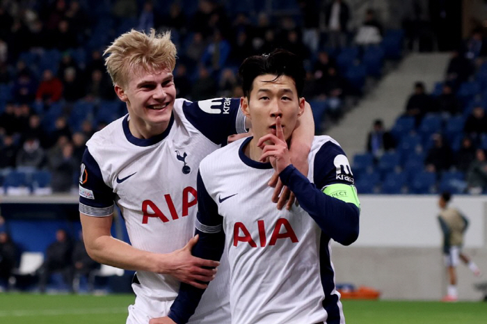 "손흥민, 토트넘 GOAT" 초미남 초신성, 시도 때도 없이 SON 숭배…