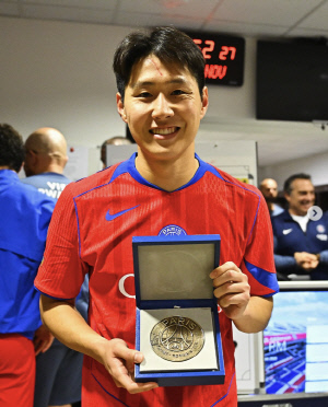 'LEE, 발롱도르 3위 보다 낫다!' 佛언론의 초극찬...PSG가 깨운 '천재' 이강인, 리그1 득점 관여 압도적 1위!