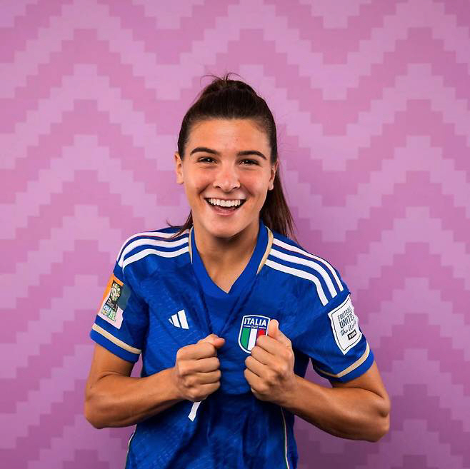 '이탈리아 미녀' 발롱도르 24위, 손흥민 리스펙!→3부리그 유망주까지 …