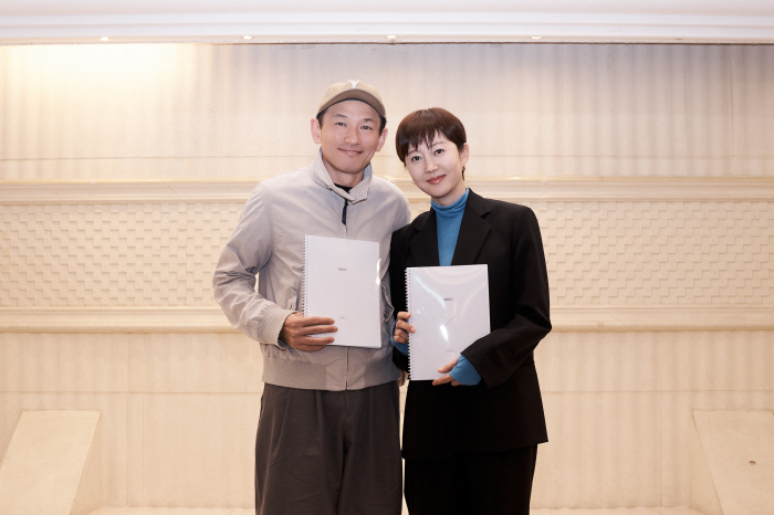 [공식] 갑분싸 '크로스' 속편으로 컴백..황정민X염정아 '크로스 2'로 재회