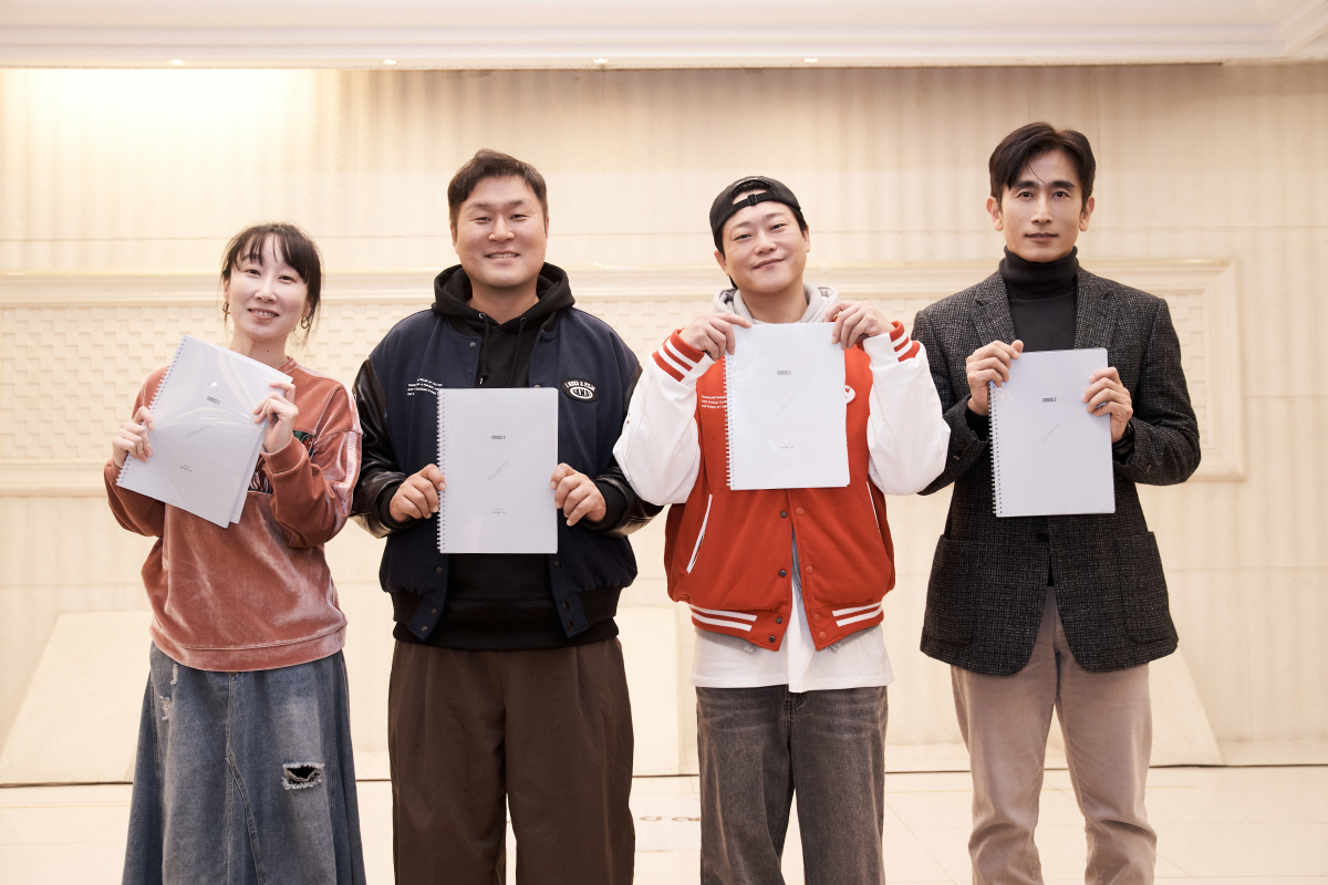 [공식] 갑분싸 '크로스' 속편으로 컴백..황정민X염정아 '크로스 2'로…