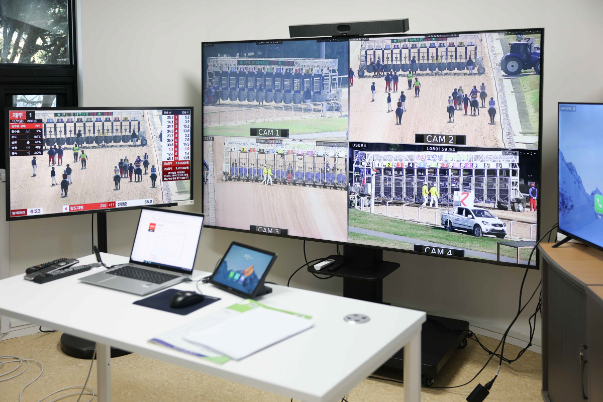 서울경마장 '원격심의실' 개소…전국 경마장 심의 지원