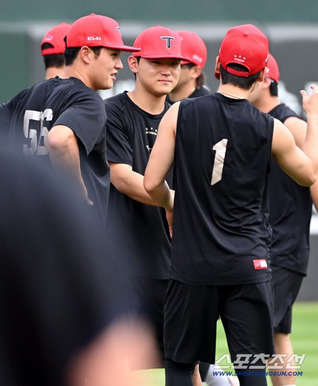 '5억 초대박 끝' 김도영, 연봉 대폭 삭감 불가피…강백호는 2.6억 깎…