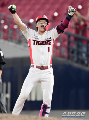 '15홈런 가능' 안재석 놔두고 '5홈런' 박찬호에 100억을 태운다? → 두산은 내년 '윈나우'가 아니다