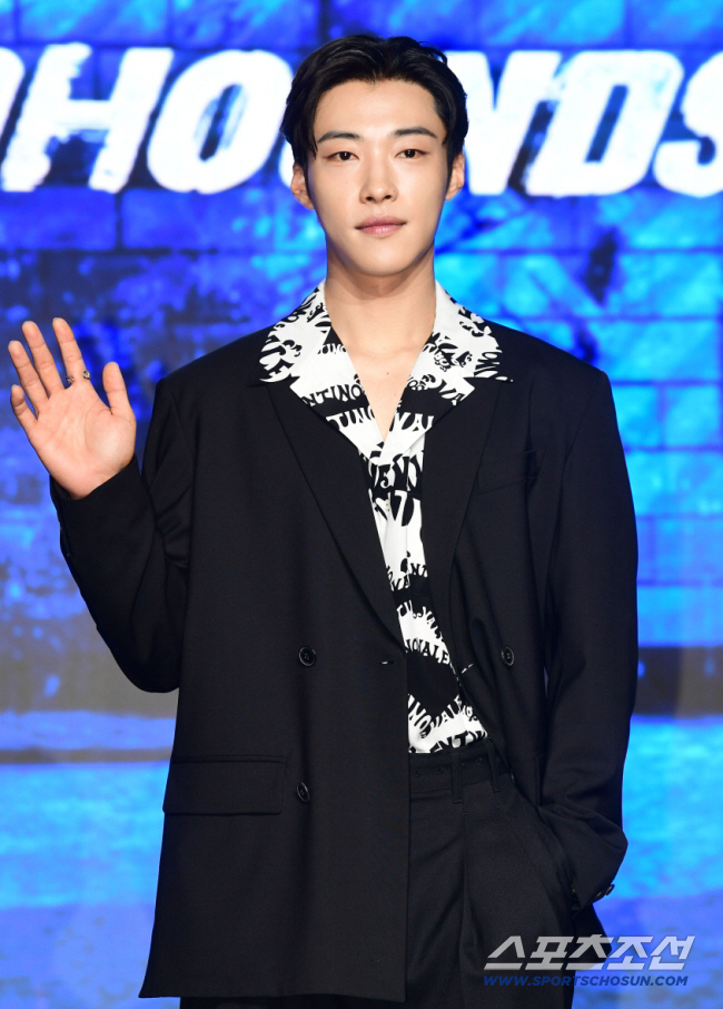 [SC현장]"잘생겼으니까"…'혼외자 논란' 정우성, 현빈과 크리스마스 이…