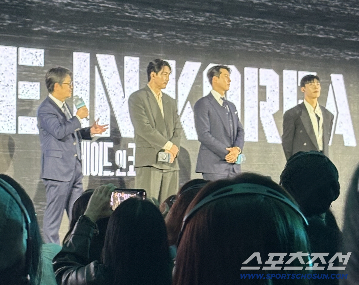 [SC현장]"잘생겼으니까"…'혼외자 논란' 정우성, 현빈과 크리스마스 이…