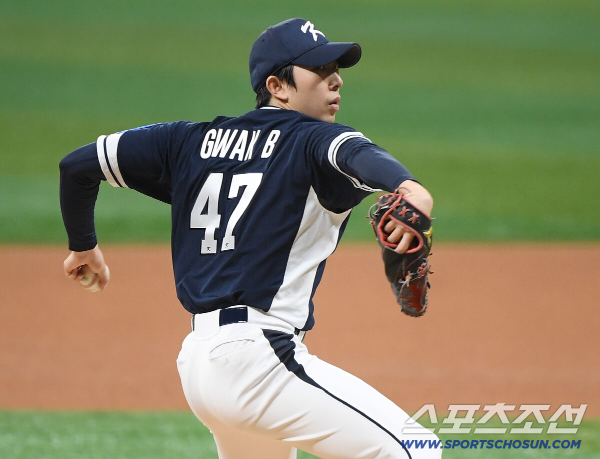 "신발끈 묶다가도 문제가..." 원태인 문동주는 진짜 안되나. 여전히 침…