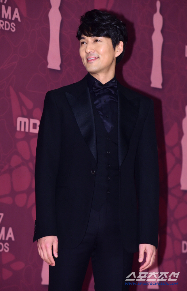 이필모, 父에 모친상 숨긴 지 2년.."이제 조금씩 꺼내본다"