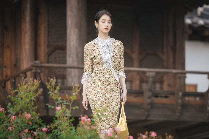 대놓고 '눈호강' 드라마 탄생..아이유♥변우석 '21세기 대군부인' 첫 …