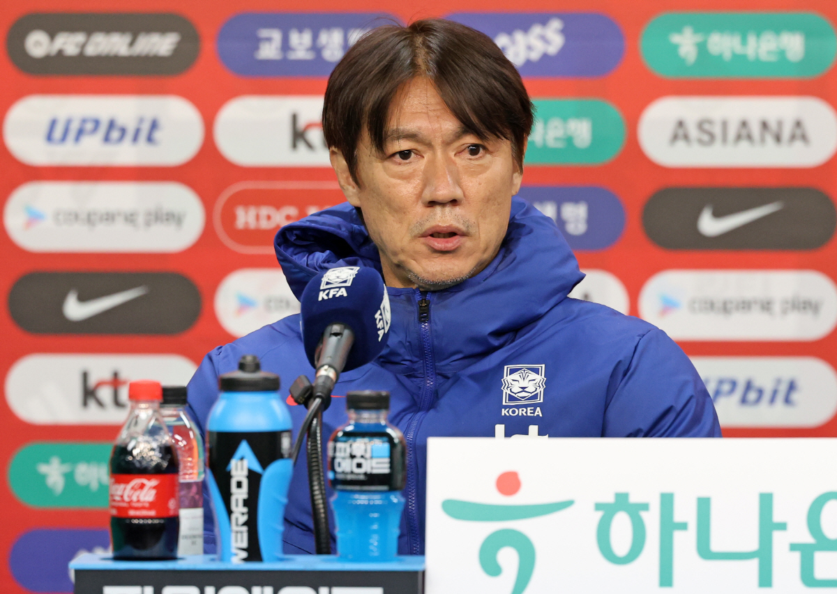 [현장인터뷰]홍명보, 파라과이전 2만2206명 관중 재현 우려에 "우리가…