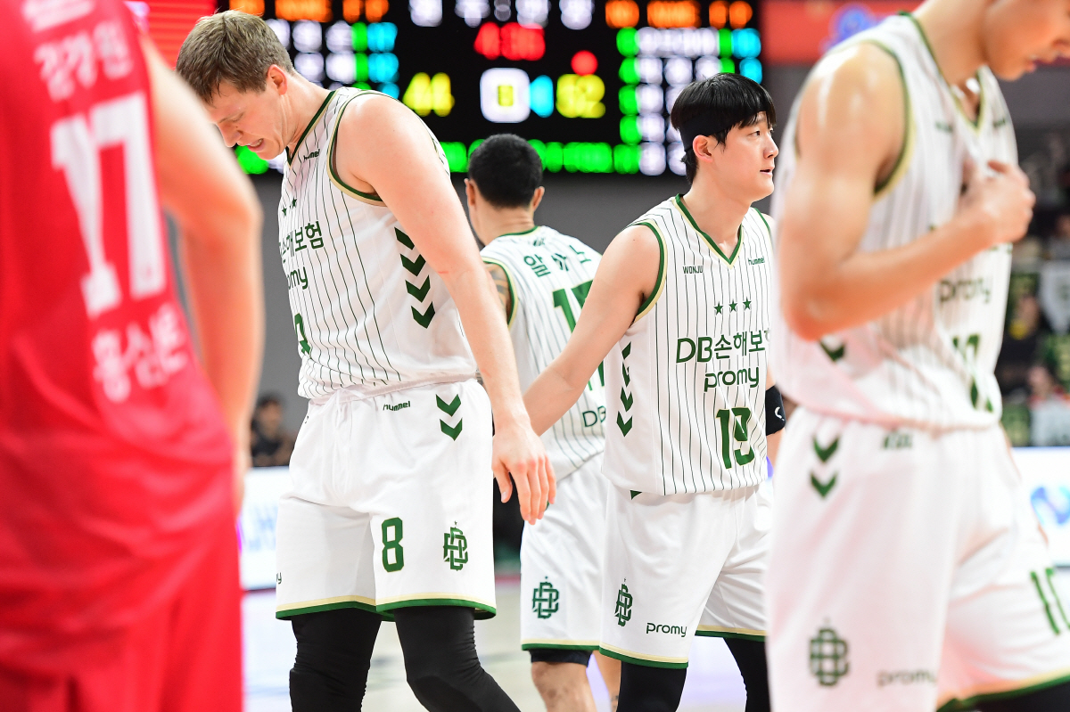 정관장, DB 완파. 공동 선두 등극. 소노 빅3 72점 합작. 가스공사…