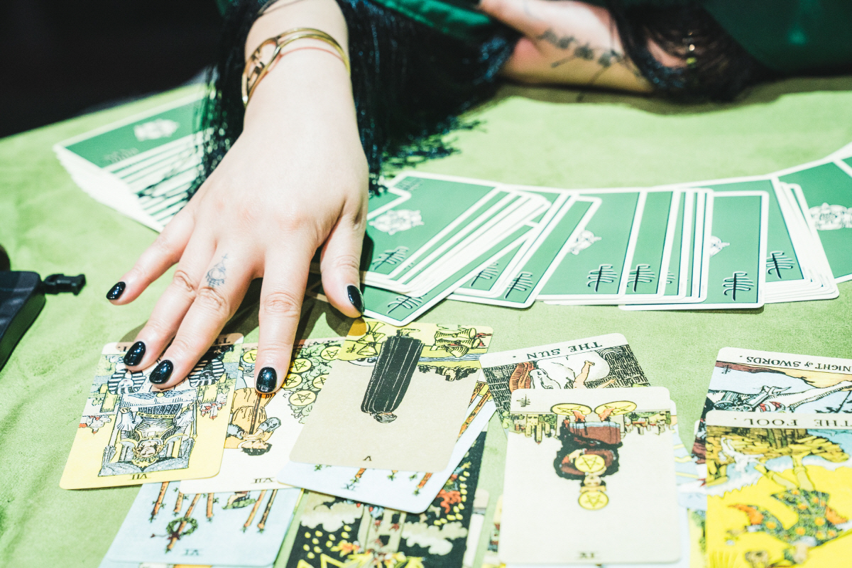 [종합]유부남 정우성은 복귀, 신민아는 재혼 요구…홍콩서 韓연예인 더 난…