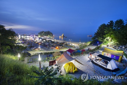 "텐트 문을 열면 바다가 쫙~"…가을 감성 캠핑은 동해시로