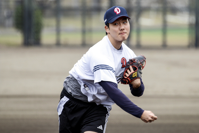 롯데와 '초대형 트레이드' 주인공, 150km 투심피처도 있었다! →