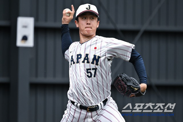 "한국전 호투 자신있다" 올 시즌 4완투승 선발투수가 불펜 대기, 입단 …