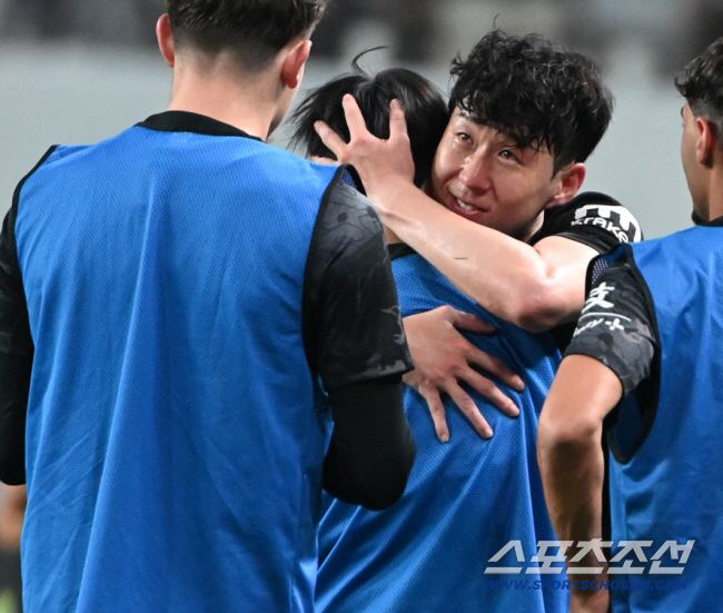 "너희는 토트넘이 아니라 손흥민팬이잖아, 여기가 관광지야?" 아시아인이란…