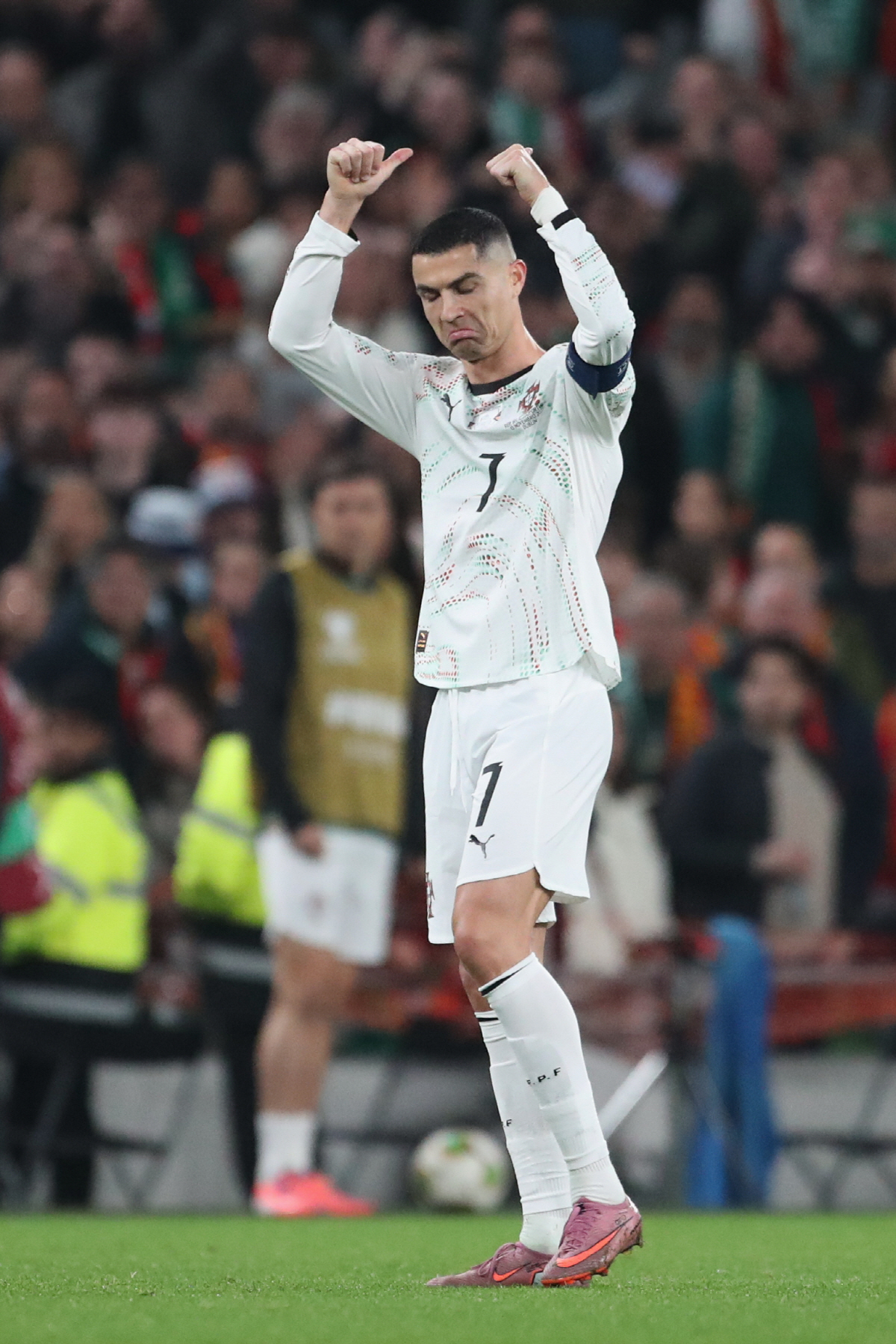 "역대급 추태"→"충격 평점 굴욕" 호날두 월드컵 못 뛰나, 팔꿈치 가격…