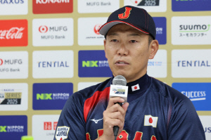 한국기자가 일본감독에게 직접 물었다. 