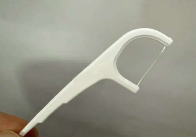 운전 중 치실 물고 있었더니 경고 처분…"과도하다" 호소