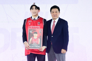 KBL 사상 첫 드래프트 '1순위 형제' 탄생, 문유현 '이변 없이' 정관장 합류…강을준→강동희 감독 아들도 선발(종합)