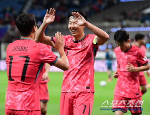 [현장라인업]'손흥민 선봉-이강인 2선-조규성 벤치' 포백 돌아온 홍명보호, 볼리비아전 선발 발표