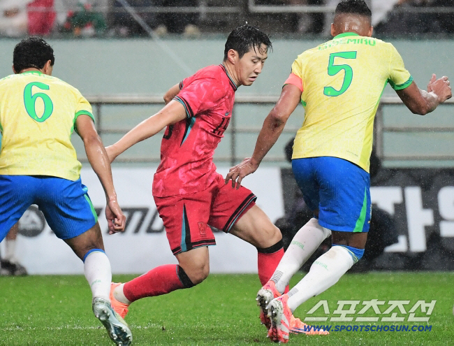 [현장라인업]'손흥민 선봉-이강인 2선-조규성 벤치' 포백 돌아온 홍명보…