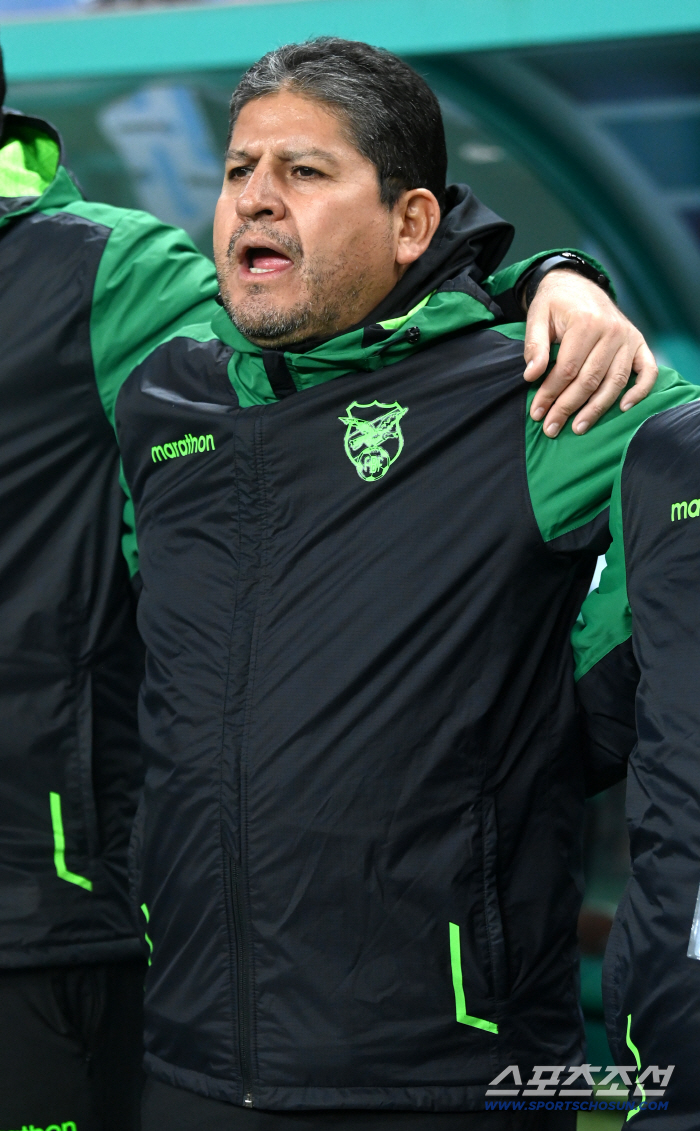 [현장인터뷰]프리킥 한 방에 바뀐 승부, 볼리비아 감독 