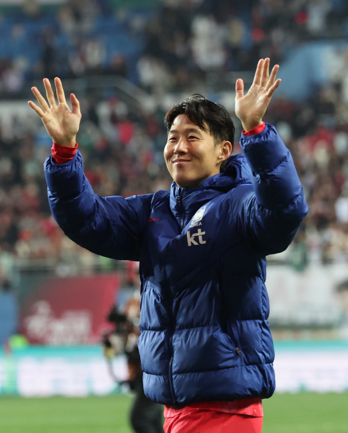 英 깜짝 단독! "손흥민 내년 토트넘과 눈물의 재회"→LAFC와 토트넘 맞대결 가능성…"쏘니의 대체자는 존재하지 않는다"