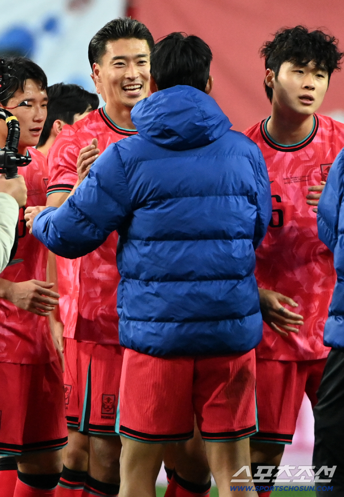 조규성 감격 복귀골! 손흥민 보며 '활짝' 이강인에는 '볼뽀뽀' [대전 …