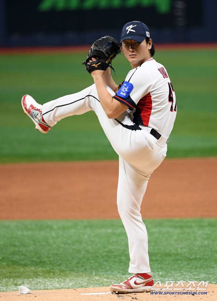 처음부터 일본전 선발이었다. 체코전이 연습등판이었던 곽빈. "점수를 안주는게 최고"