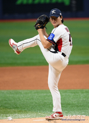 처음부터 일본전 선발이었다. 체코전이 연습등판이었던 곽빈. 