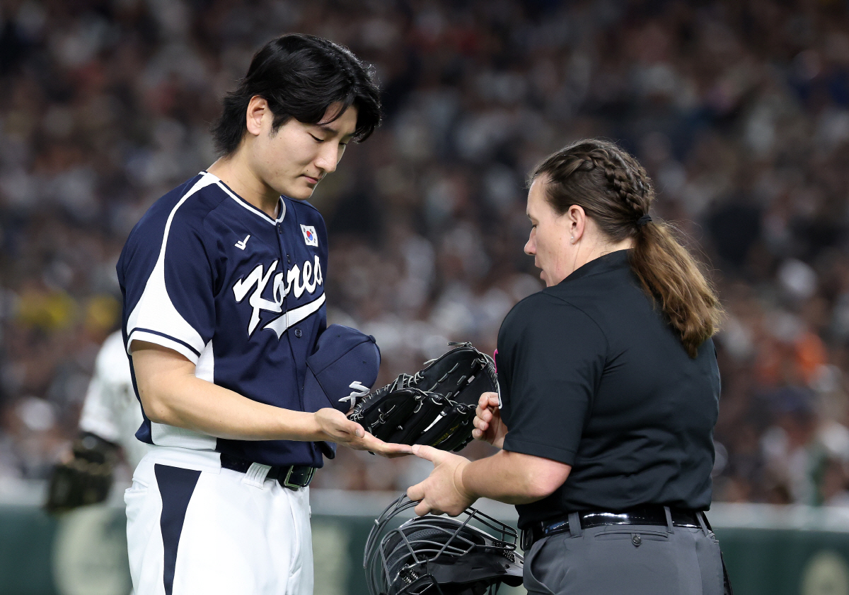 '괴물타자' 도쿄돔 넘겼다. 177.8km 선제 투런포 작렬. 송성문 랑…
