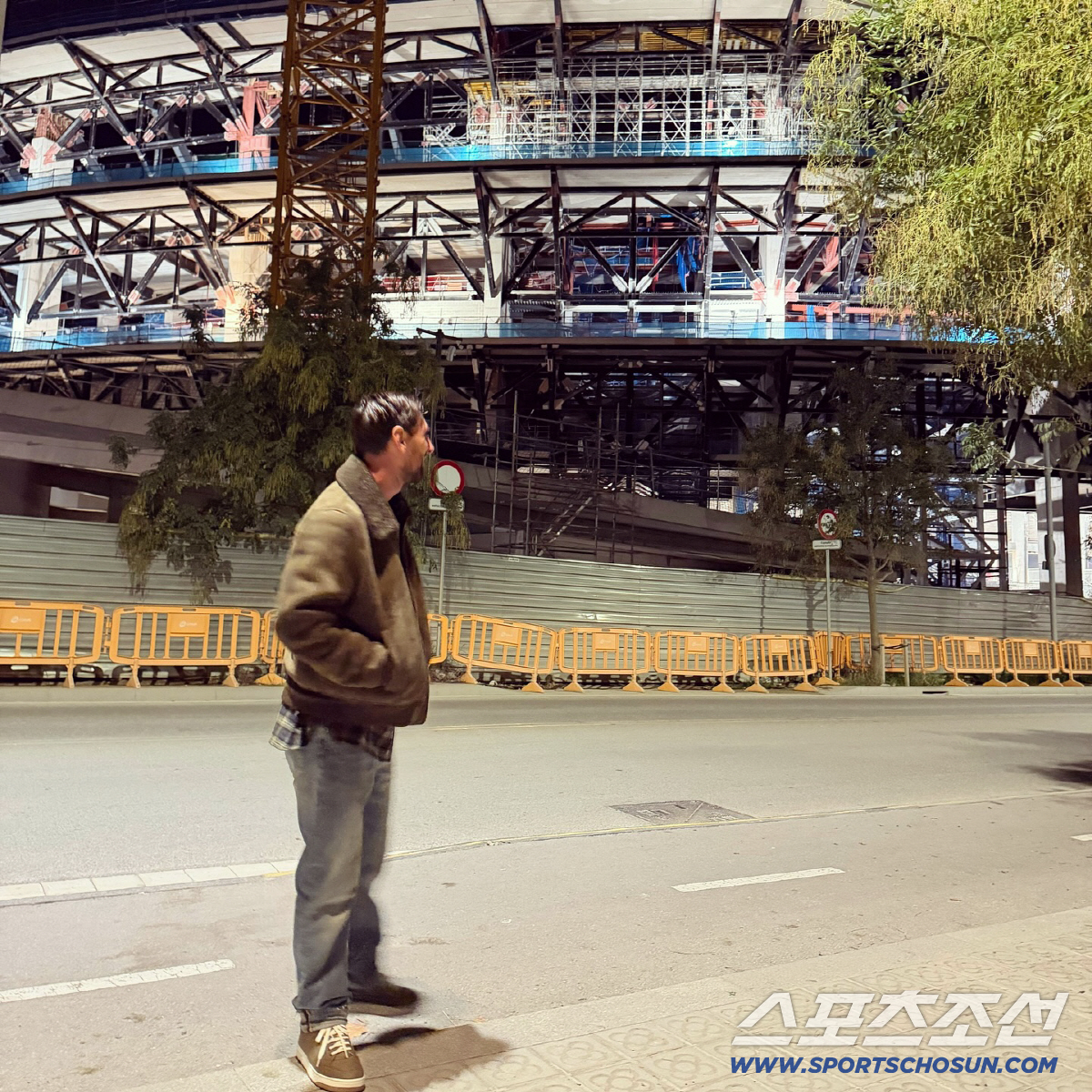 회장피셜! 'GOAT' 메시, 캄프 누에 동상 세워진다...단, 복귀는 …