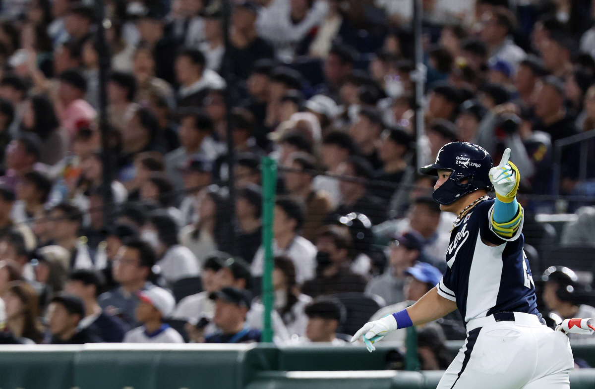 "적응 못할정도는 아니다." 177.8km 총알 홈런 안현민의 파워 "일…