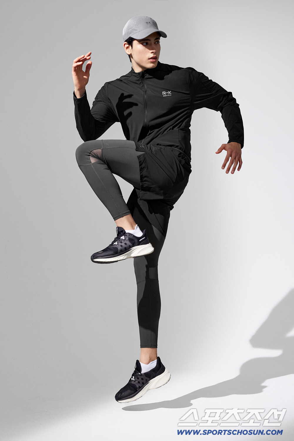 젝시믹스, 테크니컬 러닝 웨어 '인체공학적 설계로 퍼포먼스에 강하다'